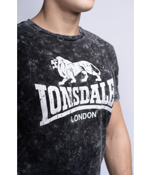 Camiseta hombre con logo en el pecho — 100% algodón Lonsdale
